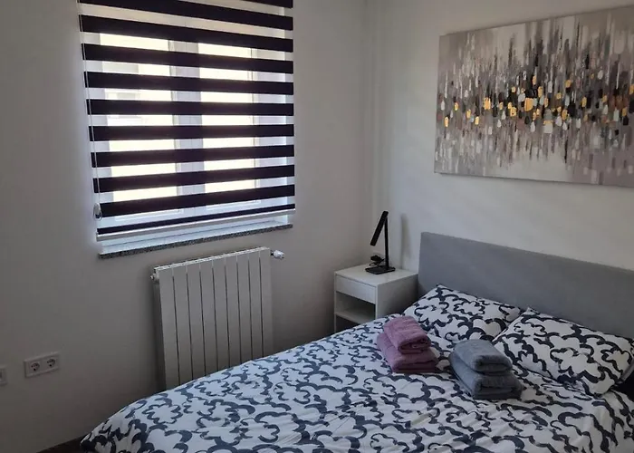 Mars E-4 Apartament *