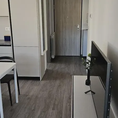 Mars E-4 Apartament Pula